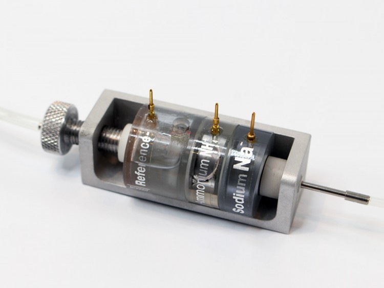 Image showing a flow cell holder.
