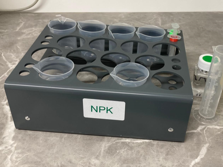 An image showing a sample rack in use.